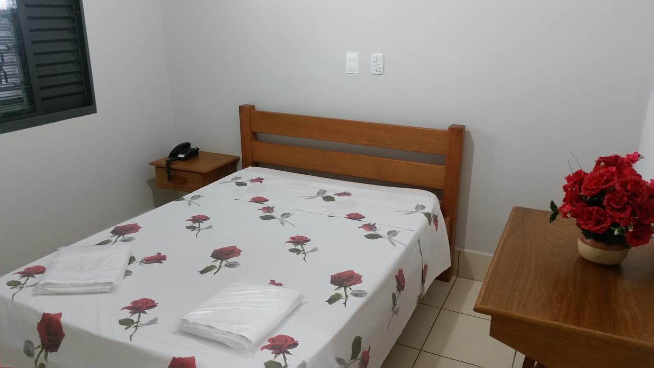 Florenca Hotel Santo Anastácio Buitenkant foto