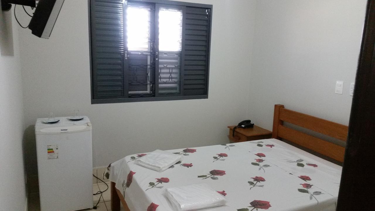 Florenca Hotel Santo Anastácio Buitenkant foto