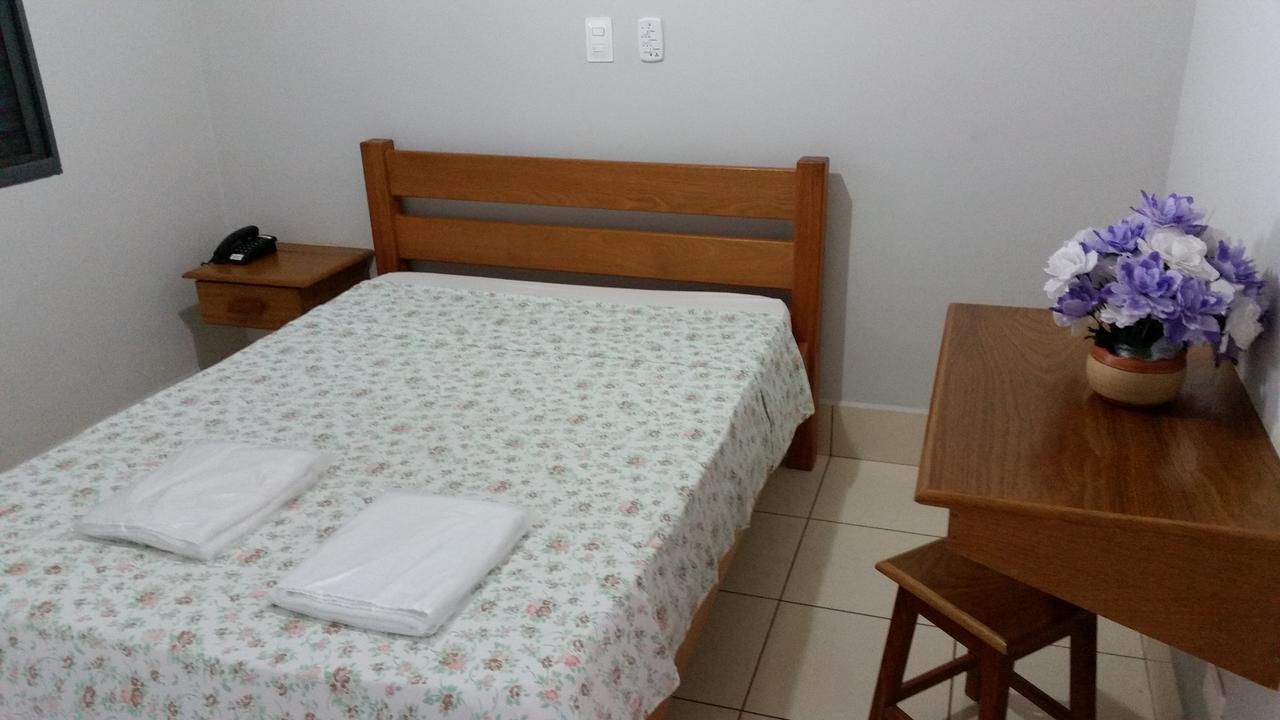 Florenca Hotel Santo Anastácio Buitenkant foto